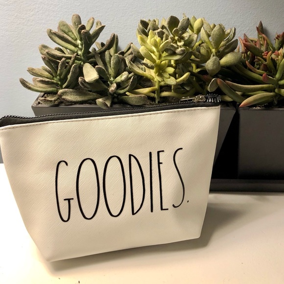 Rae Dunn Handbags - 🎉HP🎉 NEW Rae Dunn Accessory  Bag